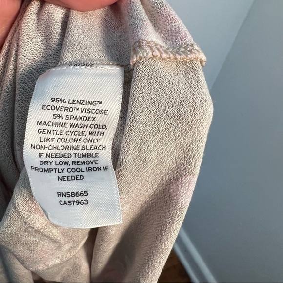 BP Sleeveless Knit Dress in Beige Anna Floral - Picture 10 of 10